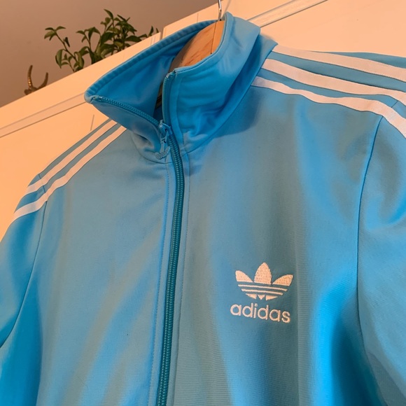 2-Pack! Adidas shorts & zip up - Picture 6 of 8